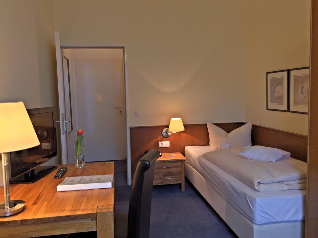 Hotel Gersfelder Hof ภายนอก รูปภาพ
